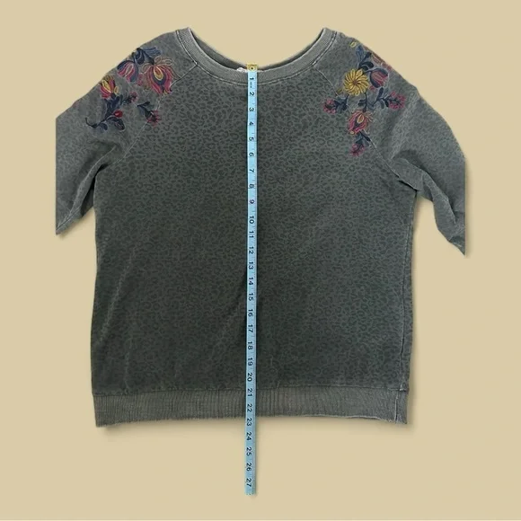 Standard Grace - Mossy Green Leopard Top M - Picture 7 of 11